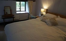 Stunning Historic 2-Bed House In Shaftesbury
