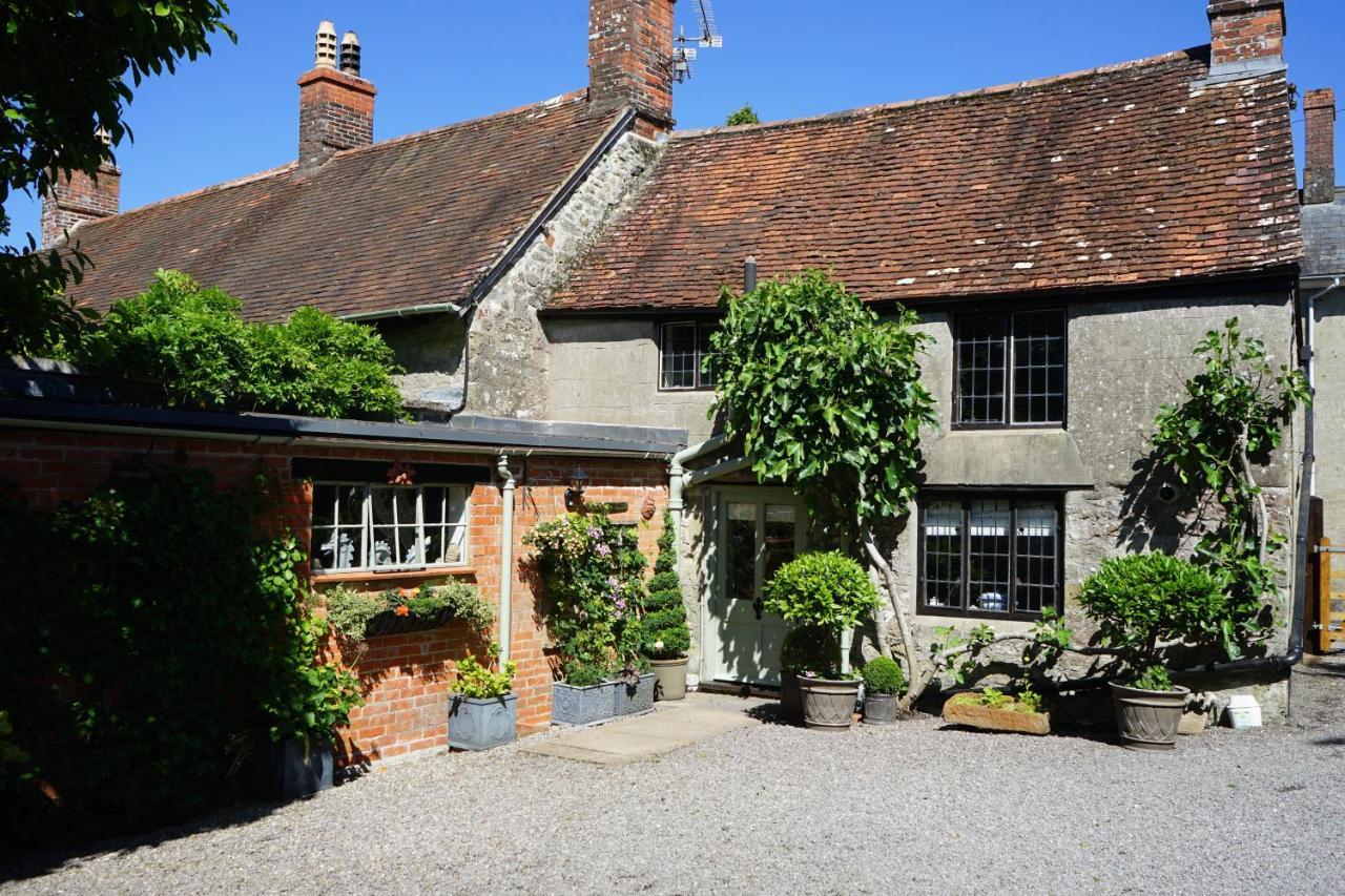 Stunning Historic 2-Bed House In Shaftesbury Villa Exterior photo