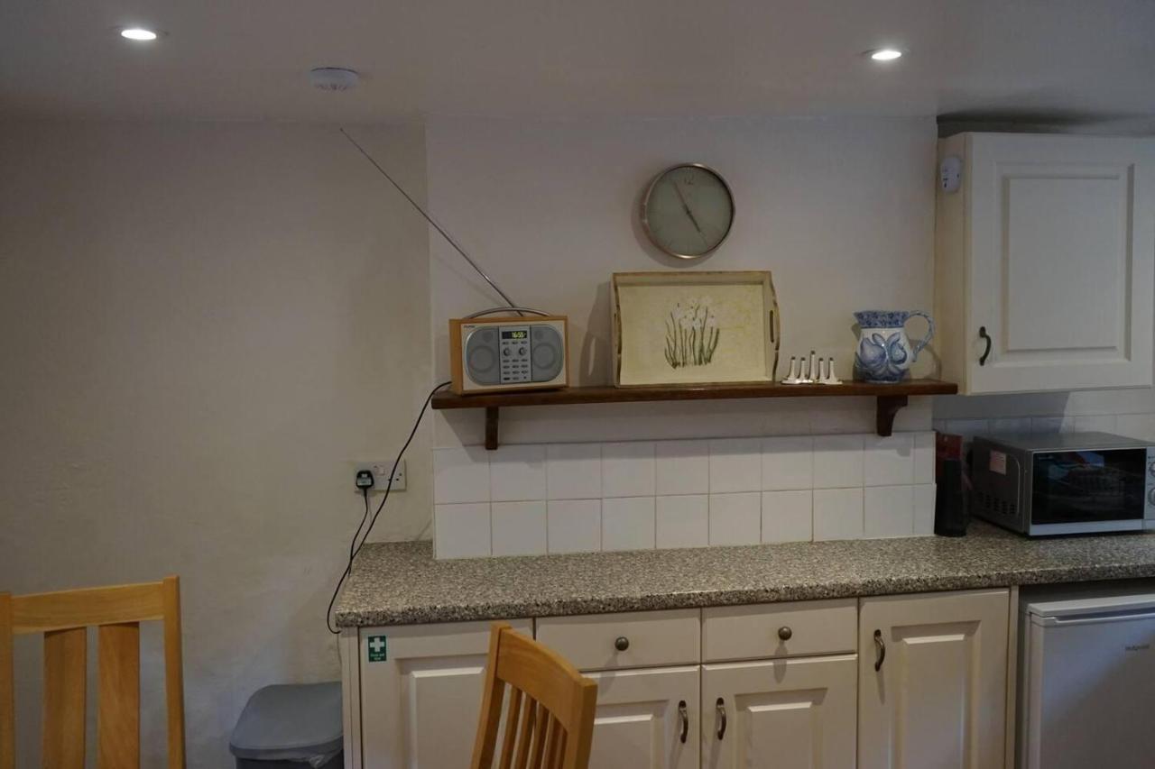 Stunning Historic 2-Bed House In Shaftesbury Villa Exterior photo